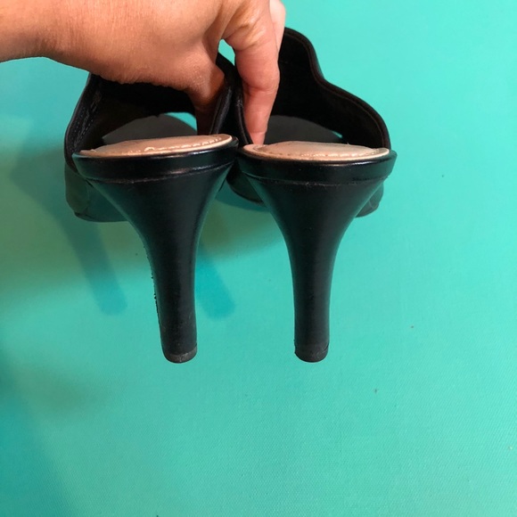 Mule Slides - Picture 2 of 4